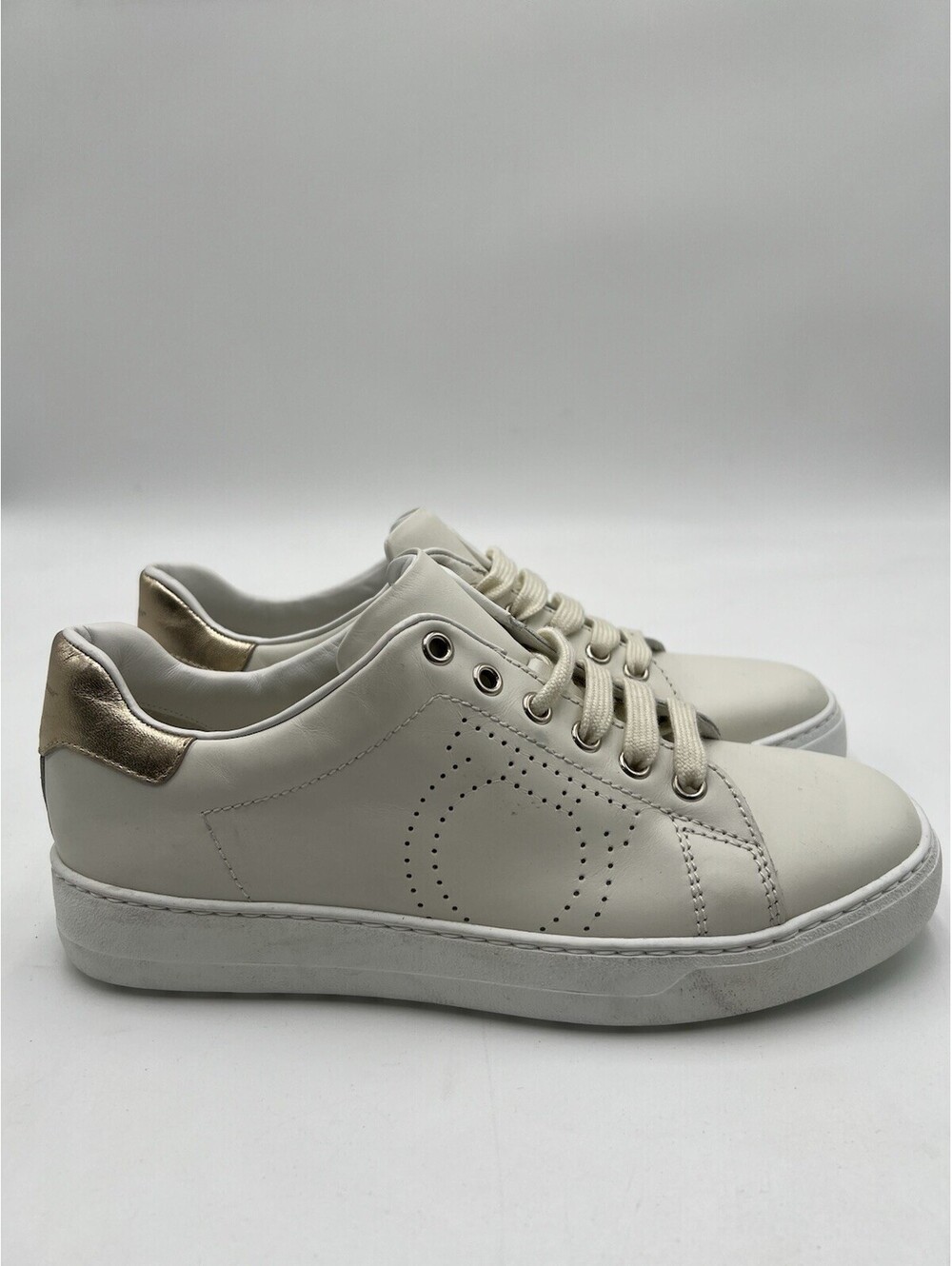 Salvatore Ferragamo Pierre Sneakers perforated Gancio logo White Leather Size 7C